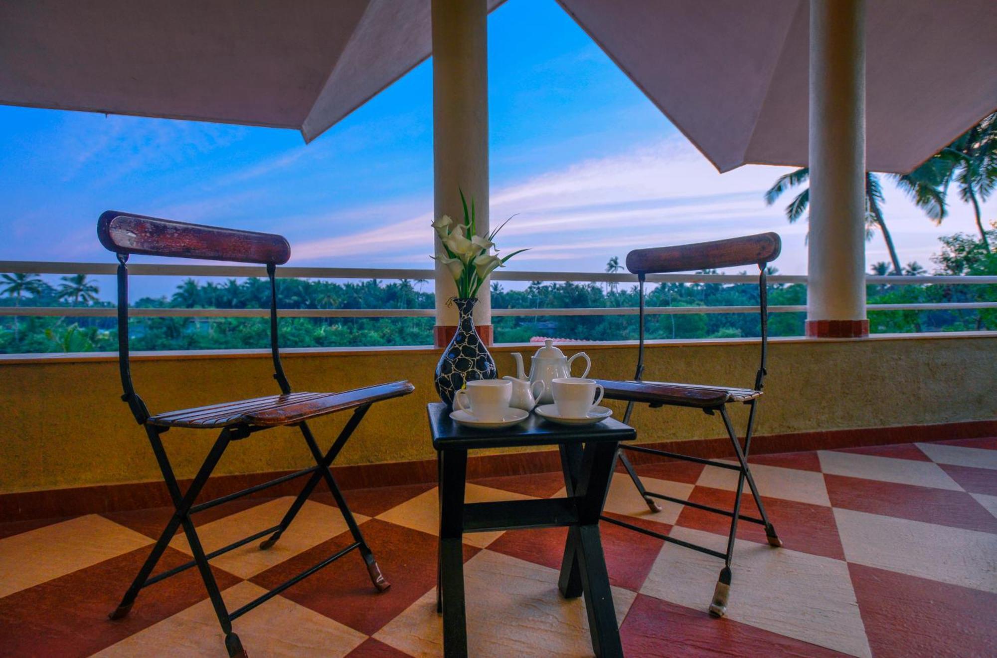 Treehouse Blue Hotel & Villas Colva Extérieur photo