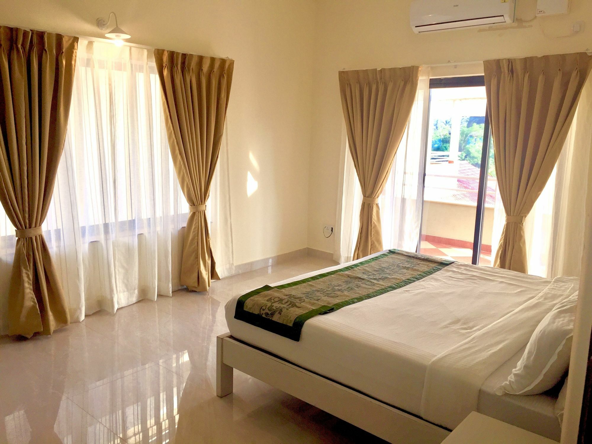 Treehouse Blue Hotel & Villas Colva Extérieur photo