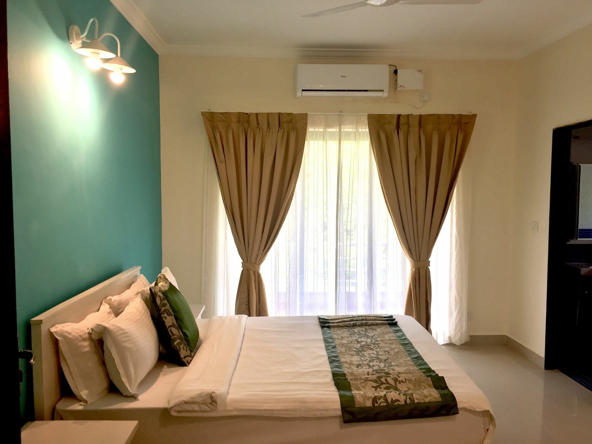 Treehouse Blue Hotel & Villas Colva Extérieur photo
